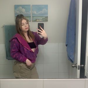 Meet your Posher, Alicia